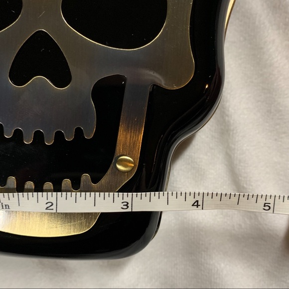 Skull Clutch with Chain - Picture 7 of 8